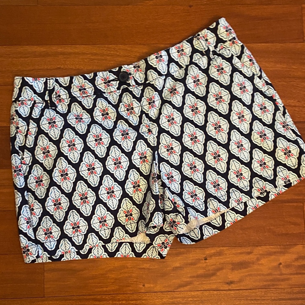 crown & ivy Navy Blue & Red Floral-Pattern High Waist Women’s Shorts Sz 10P EUC